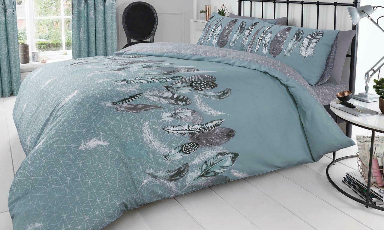 Feathers Printed Polycotton Duvet Cover and Pillowcase Set