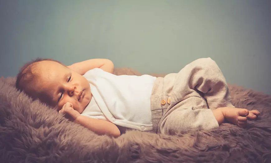 90 Min. Baby Fotoshooting inkl. 2-5 Bildern + Geschenk