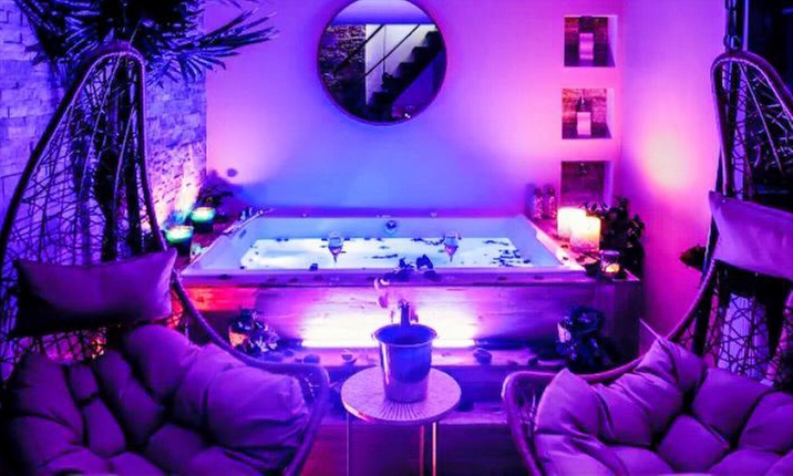 Évasion bien-être : spa privatif avec bain à remous & options détente
