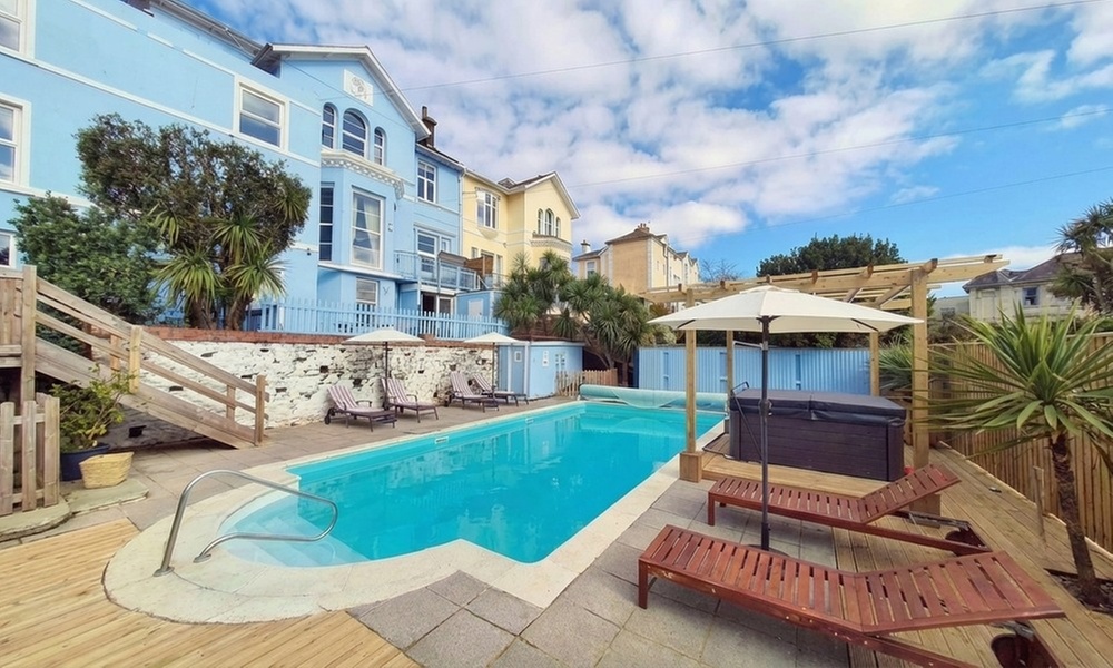 Torquay: Two Nights Stay with Wifi and Private Parking