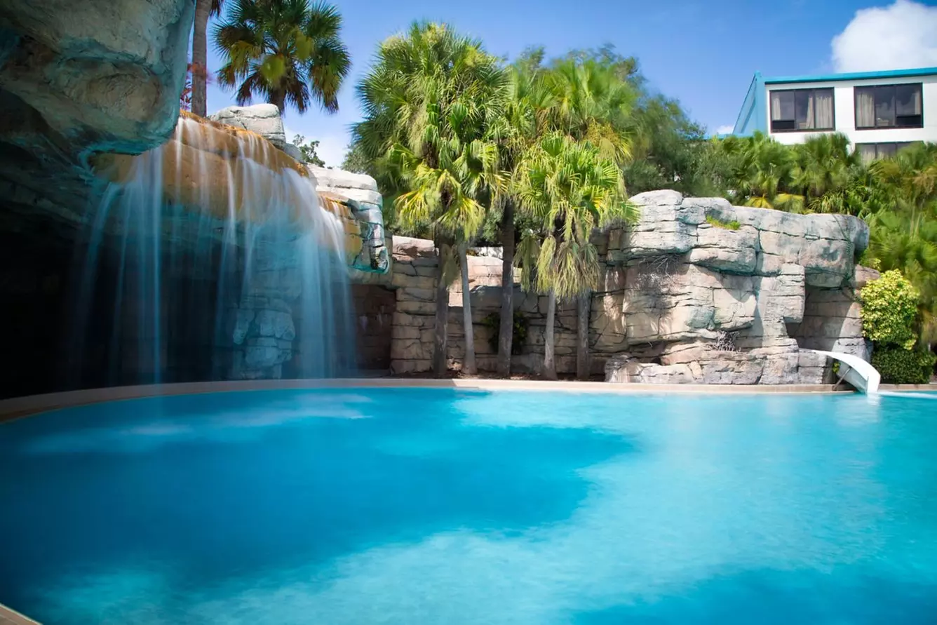 Luxury Resort Near Orlando Parks - Book Now!