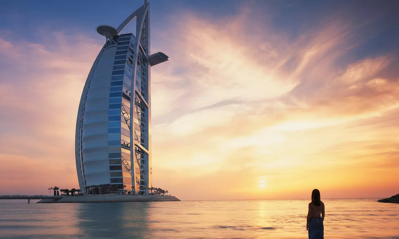 Exclusive Guided Tour of Burj Al Arab! 1, 2, or 4 People