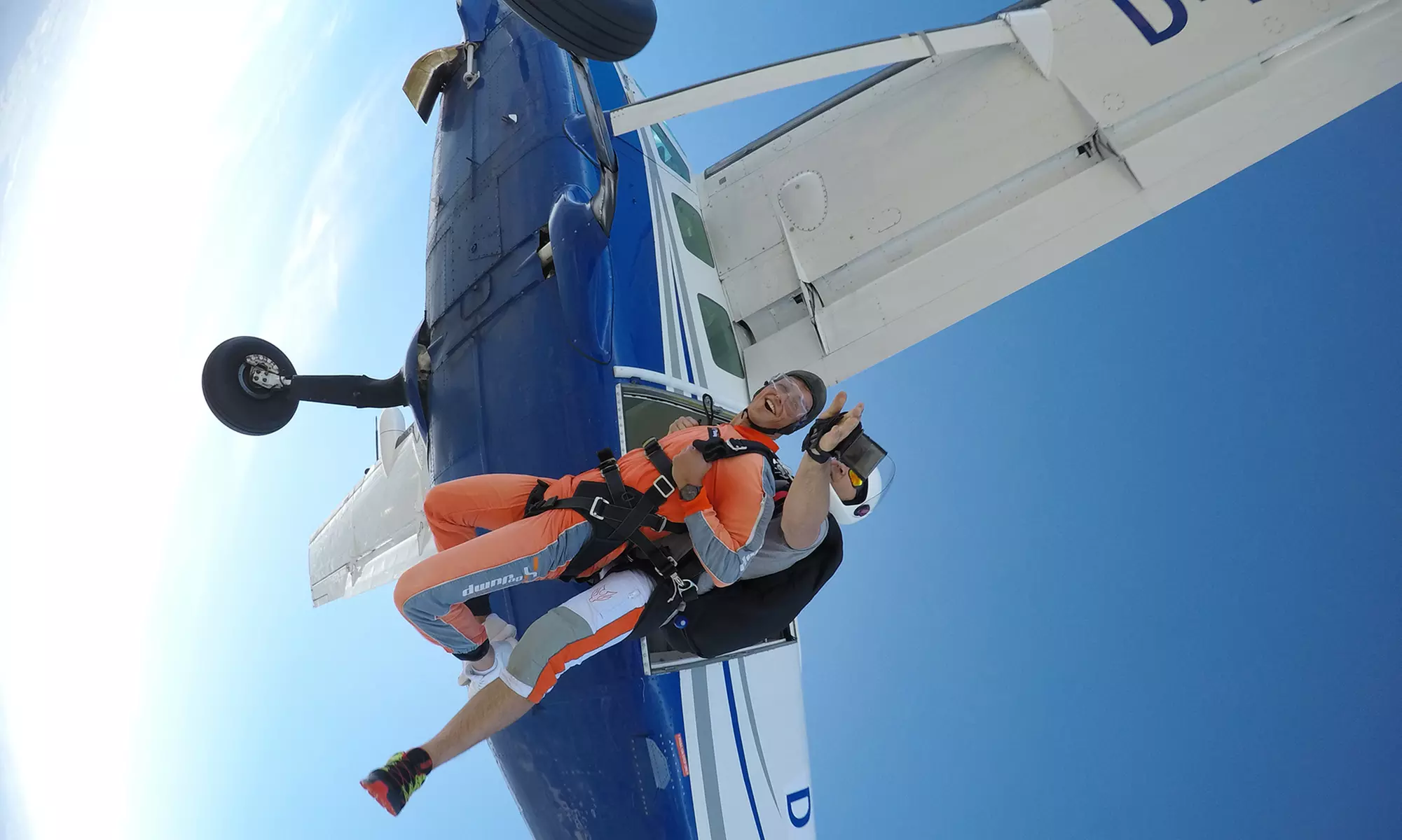 Fühle die Freiheit des Fliegens: Wertgutschein Tandem-Fallschirmsprung