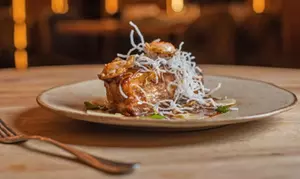 Menú fusión para 2 o 4 con entrantes, principales, postre y bebidas o botella de vino; ahorra hasta un 62%