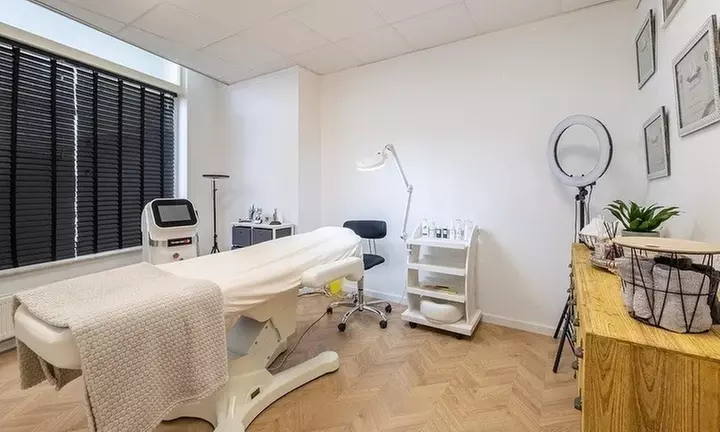 Basis- of luxe gezichtsbehandeling bij Beautybar by Rahil