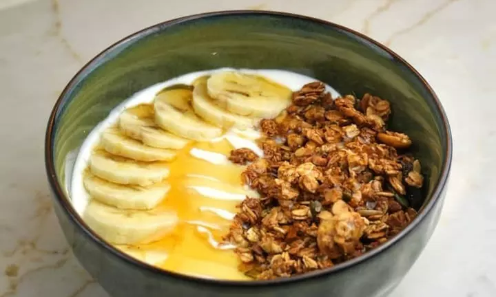 Menú healthy brunch para 2 o 4 con bebidam smoothie, tostada y postre