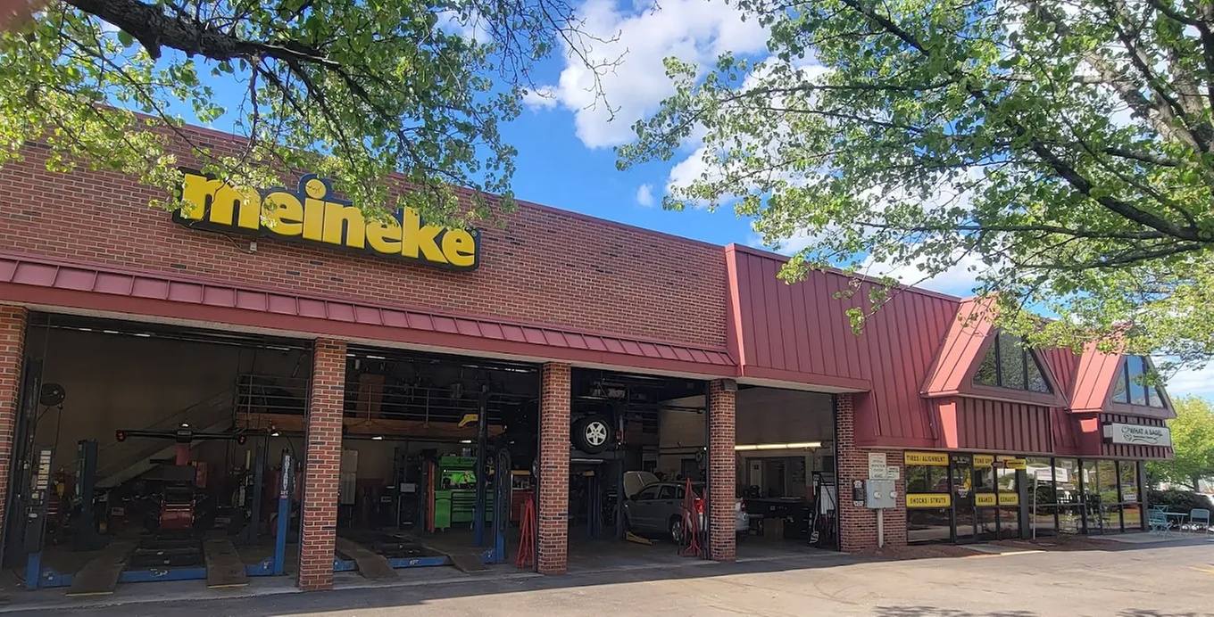 Full Synthetic or Blend Oil Change with Tire Rotation at Meineke Auto