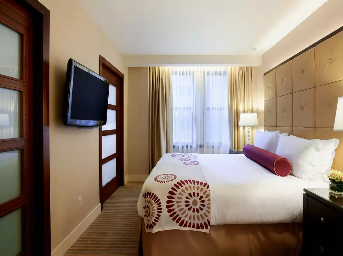 Member-Only Deal: Millennium Hotel Knickerbocker Chicago