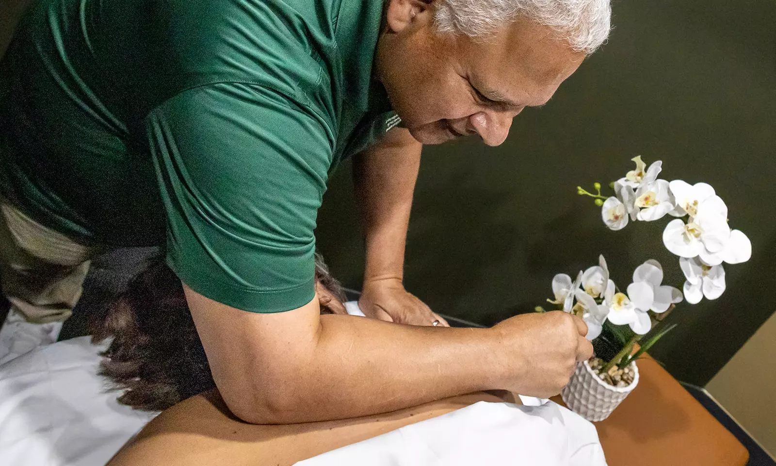 Relaxing 90-Minute Swedish or Deep Tissue Massages and More