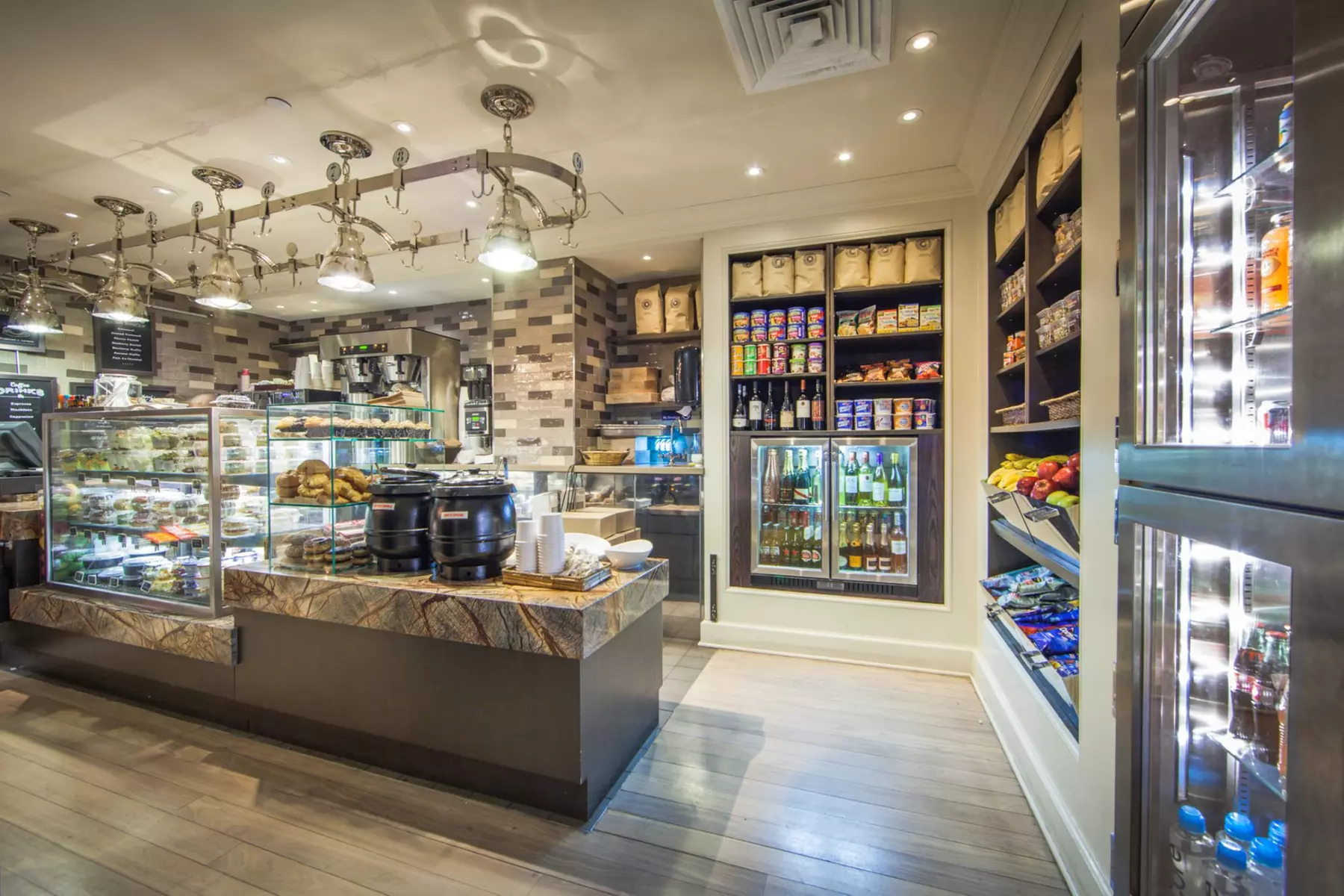 Landmark Hotel near Manhattan Attractions