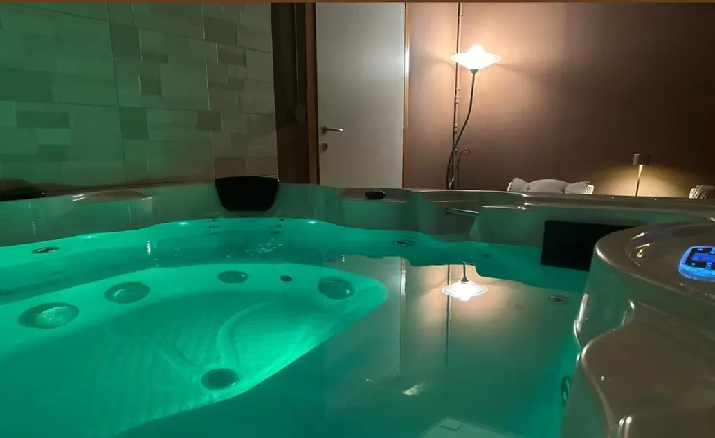 Percorso Spa di coppia ad uso esclusivo con aperispa e massaggio