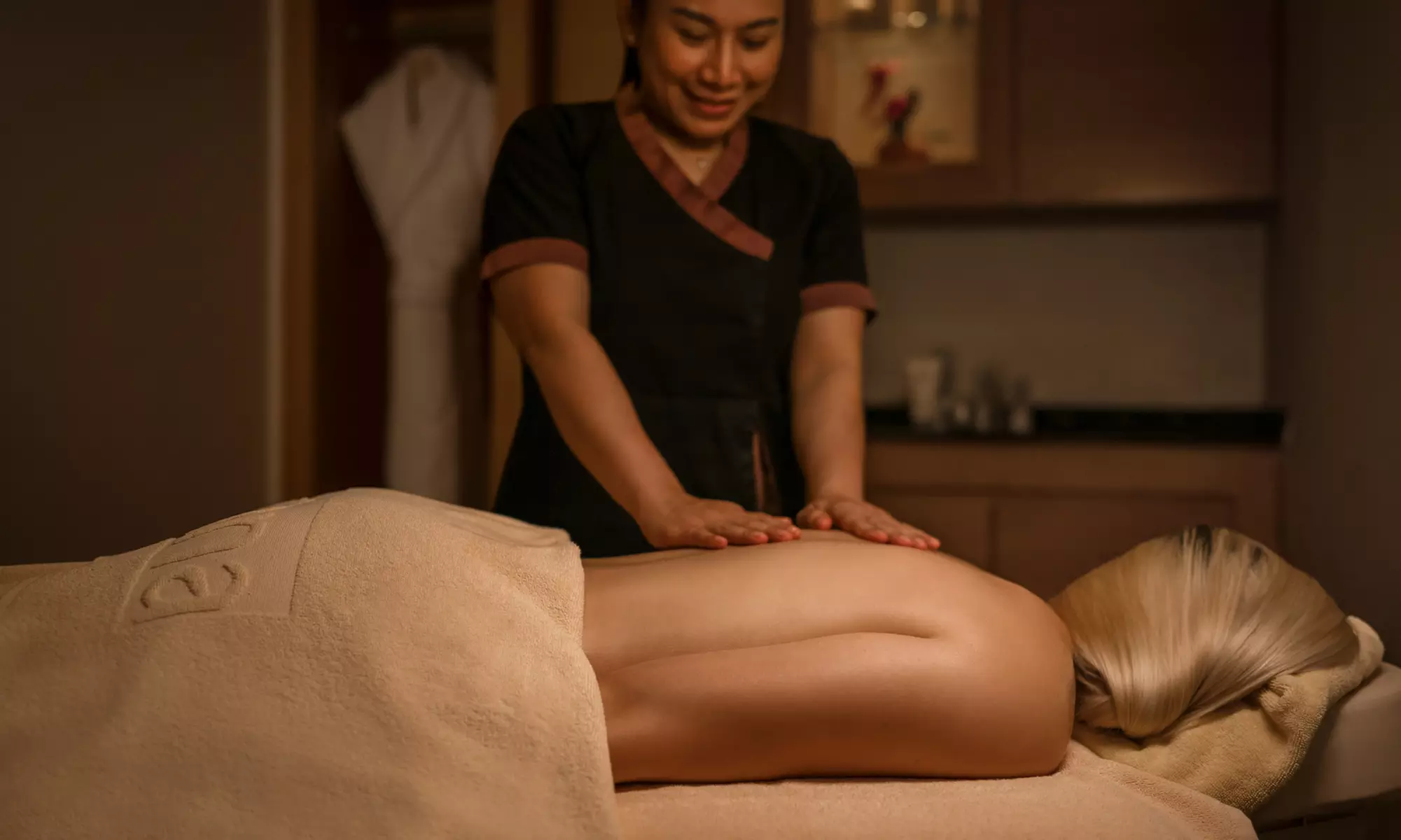 60-minute Anti-Cellulite Spa Treatment & More with Pool Access