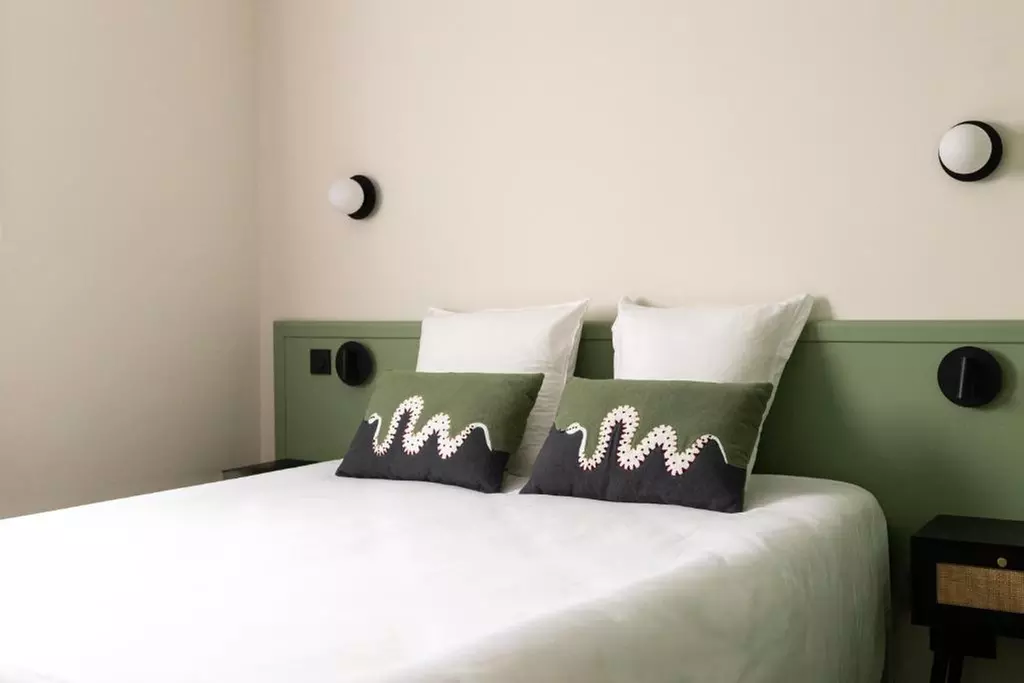 Proche Paris : chambre double avec petit-déjeuner en option