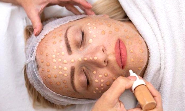 Gesichtsbehandlung „Classic“, Hydrogen-Behandlung oder BB Glow