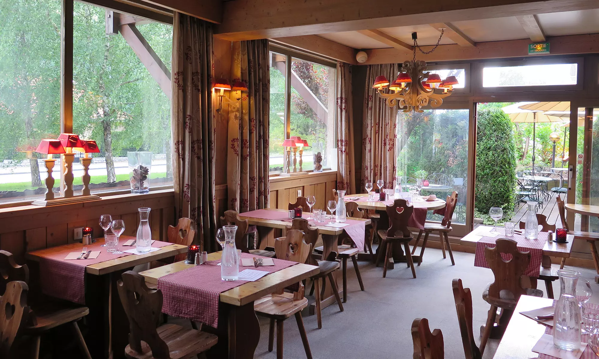 Savoie : chambre double avec accès spa et petit-déjeuner