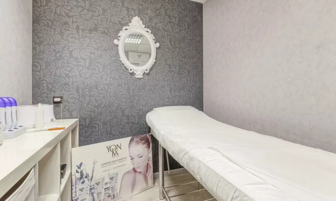 Soin visage : coup d'éclat, hydratant, anti-âge, purifiant, anti-tache