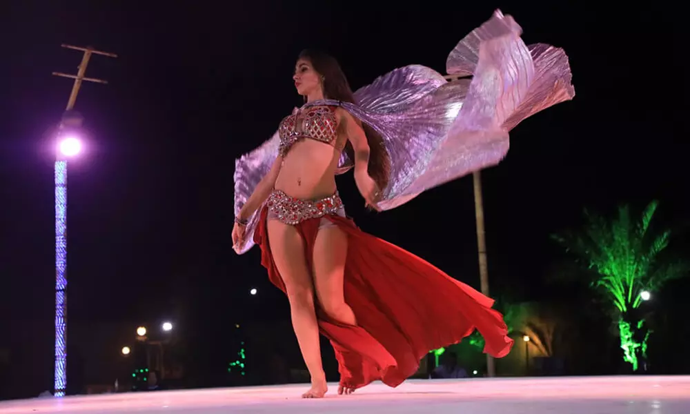 Basic Desert Safari Pickup for 1, 2, or 4 with Optional SUV Car Pickup