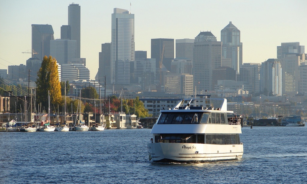 Scenic Seattle Brunch, Dinner & City Skyline Cruises with Stunning Views