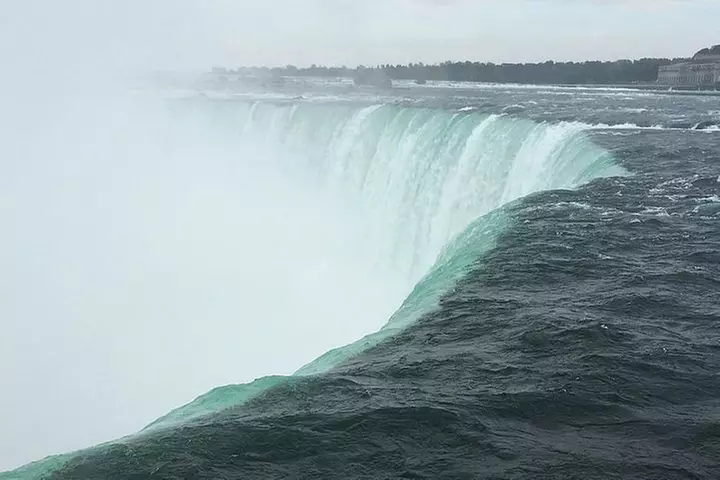 Maid of the Mist & Niagara Falls State Park Tour with Statuewalks