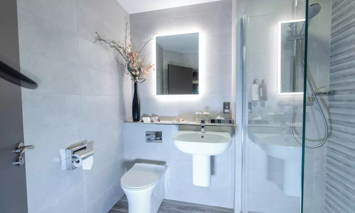 Craigavon: Double Room with Breakfast