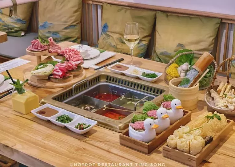 Authentischer Hotpot für 2 oder 4 Pers. mit Getränk