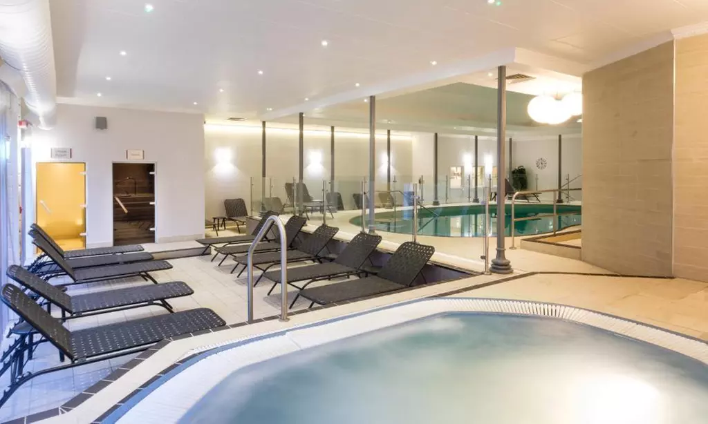 Felbridge: Double Standard with Breakfast