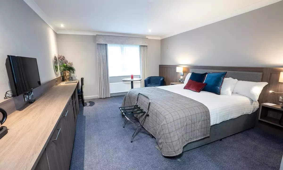 Craigavon: Double Room with Breakfast