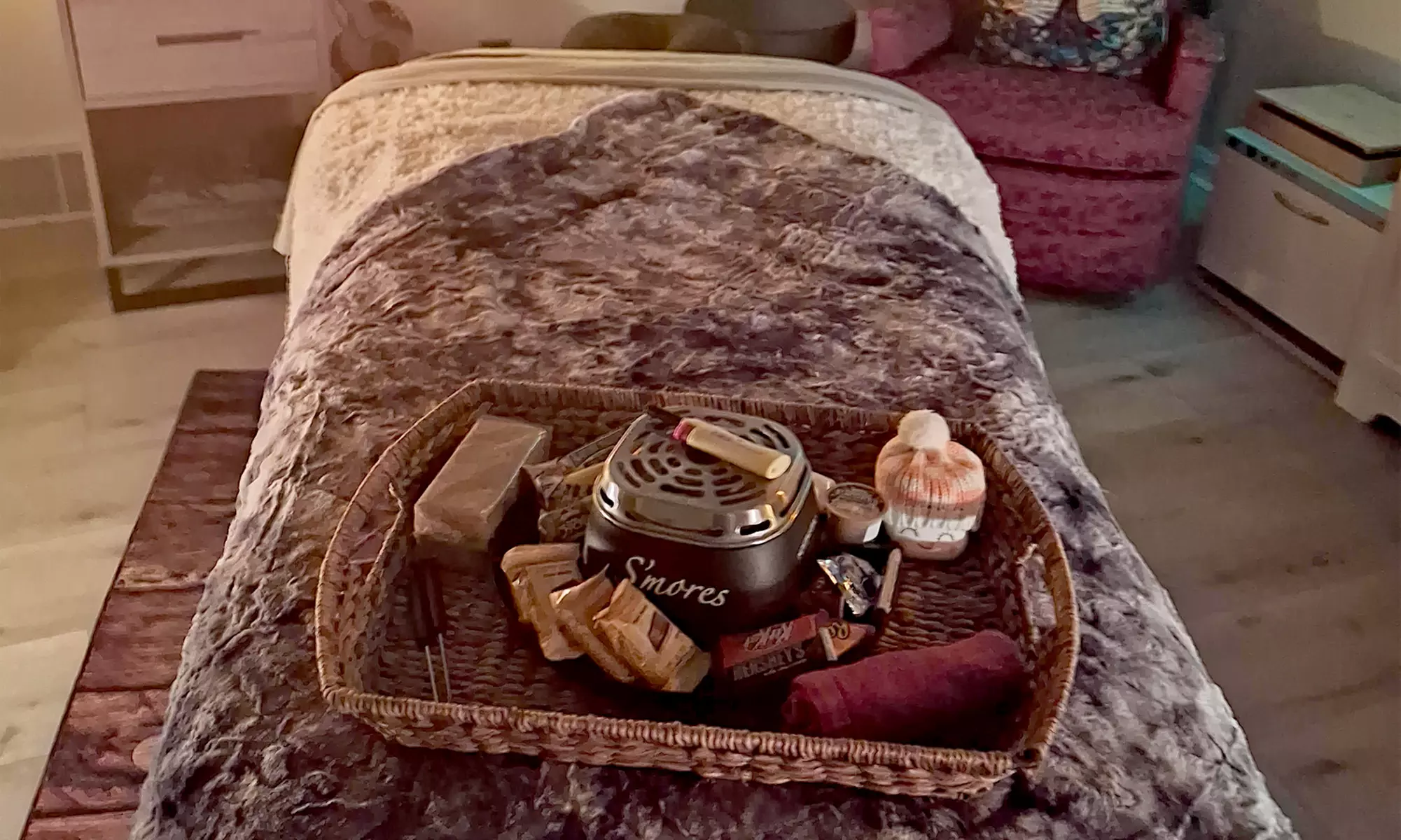 Unwind with One 60 or 90 Minutes Prenatal Massage