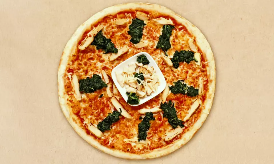 2 oder 4 26-cm-Pizzen nach Wahl und 1 l Softdrink zum Mitnehmen