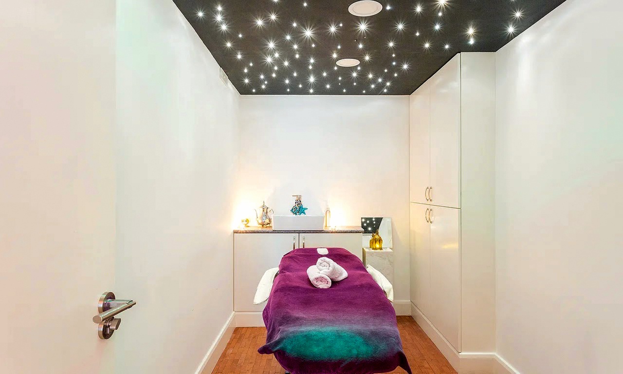 Revitalize Yourself at Gisoo: 30, 60 or 90-minute Choice of Tailored Massage in a Serene Setting- Up to 41% Off