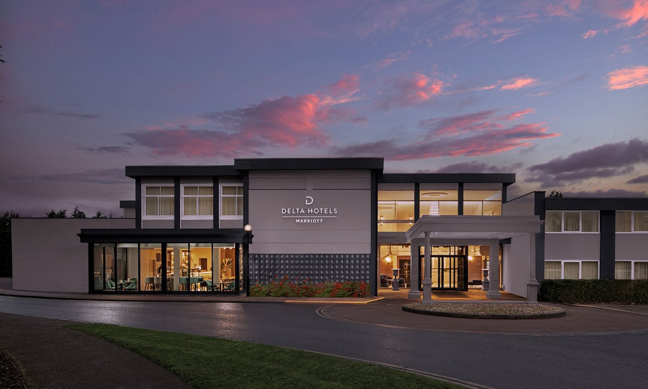 Choice of Lunch or Dinner with Leisure Facilities Access!