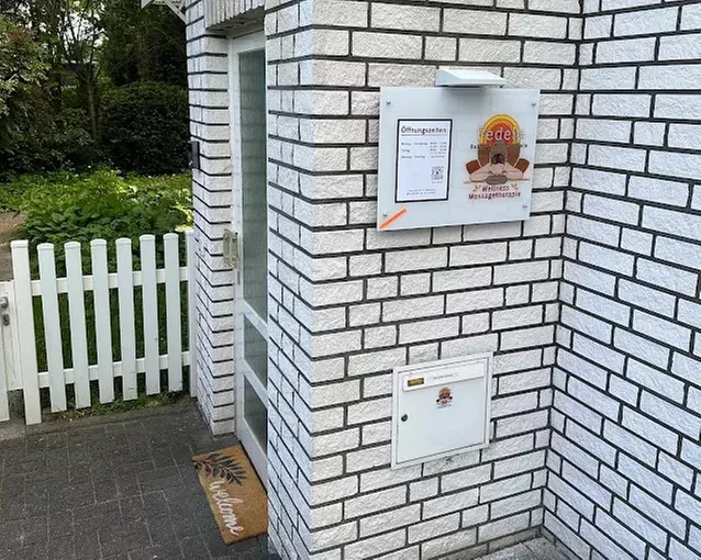 30 oder 45 Min. Aromaöl-Ganzkörpermassage mit Duftöl nach Wahl