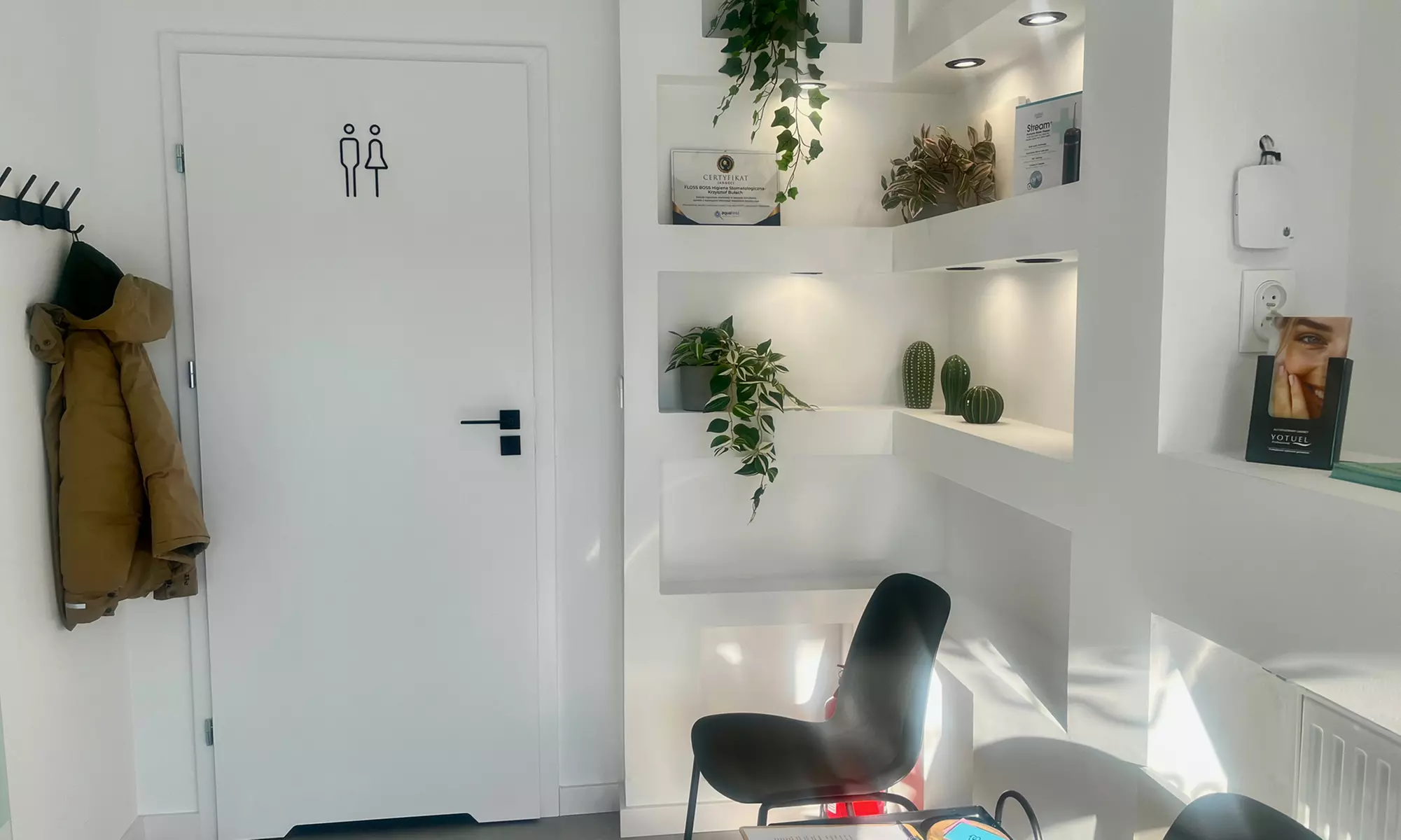 Zadbaj o swój uśmiech: skaling, piaskowanie lub pełna higienizacja