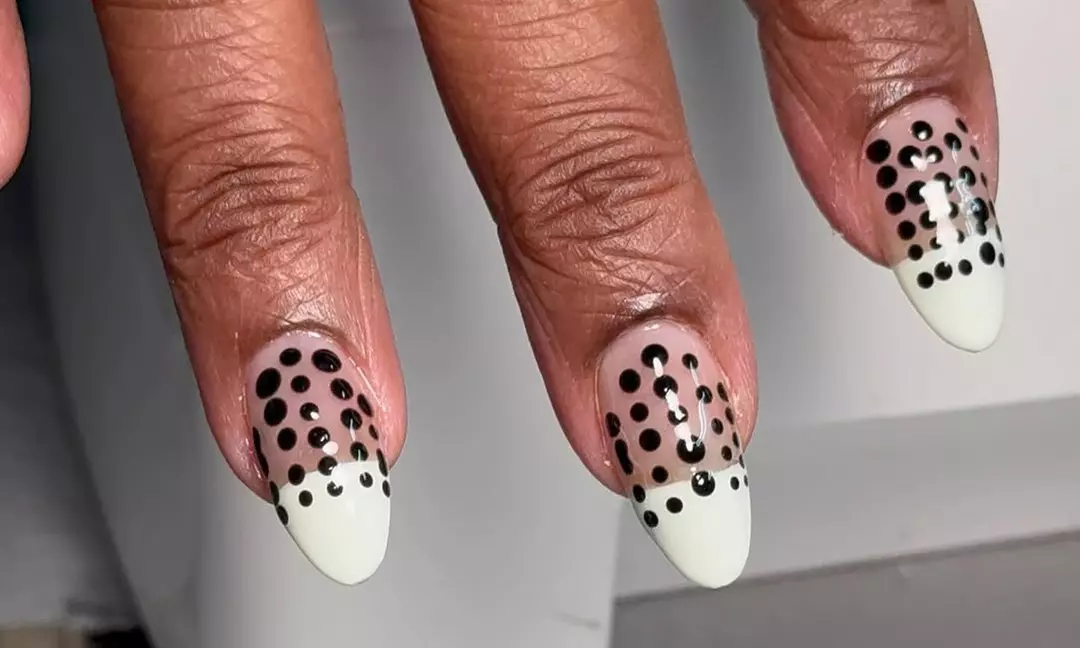 Après Gel Extensions with Optional Simple Nail Art or Gel Pedicure