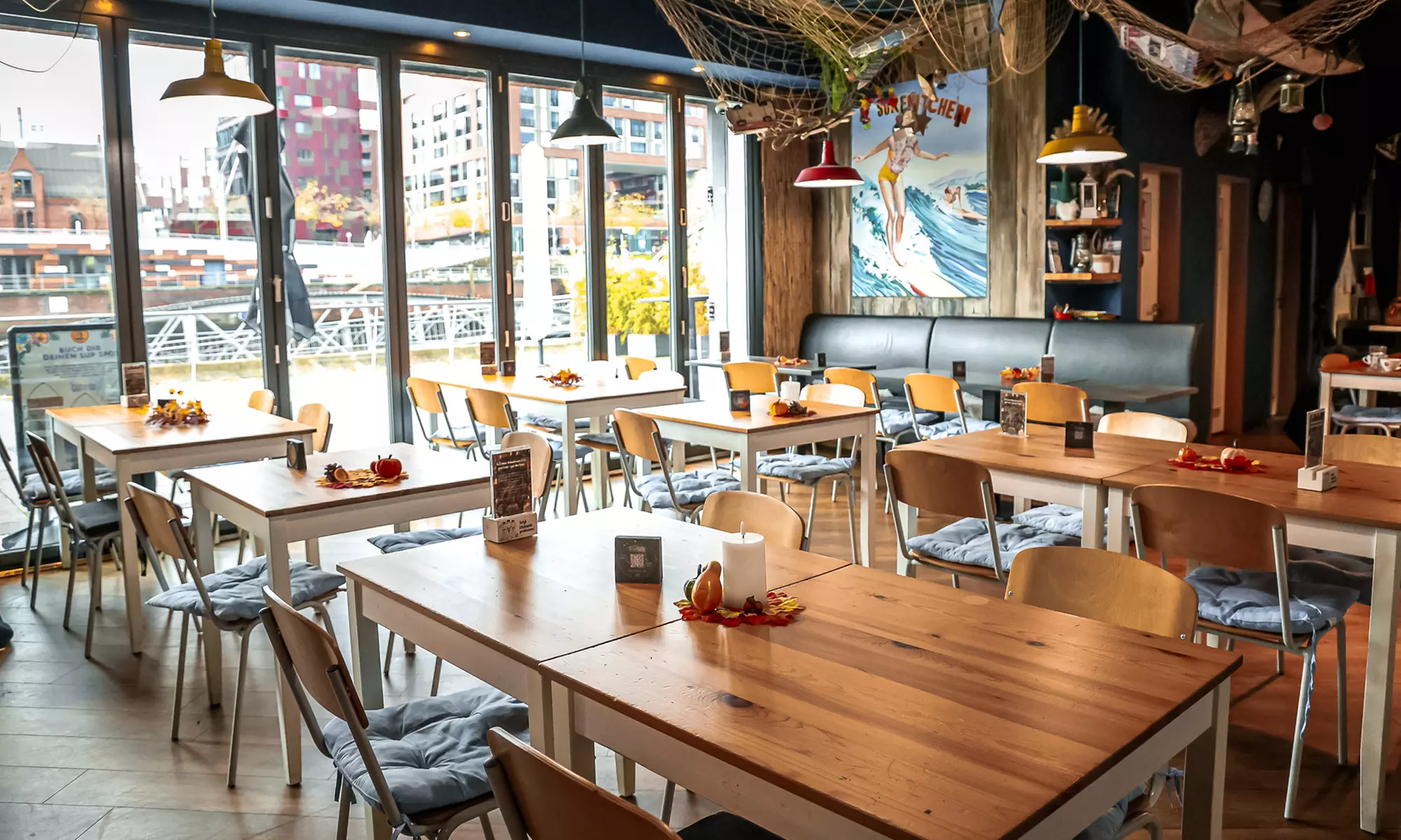 Hafencity-Mittagsmenü mit Burger, Beilage & Dessert für 1 - 4 Personen