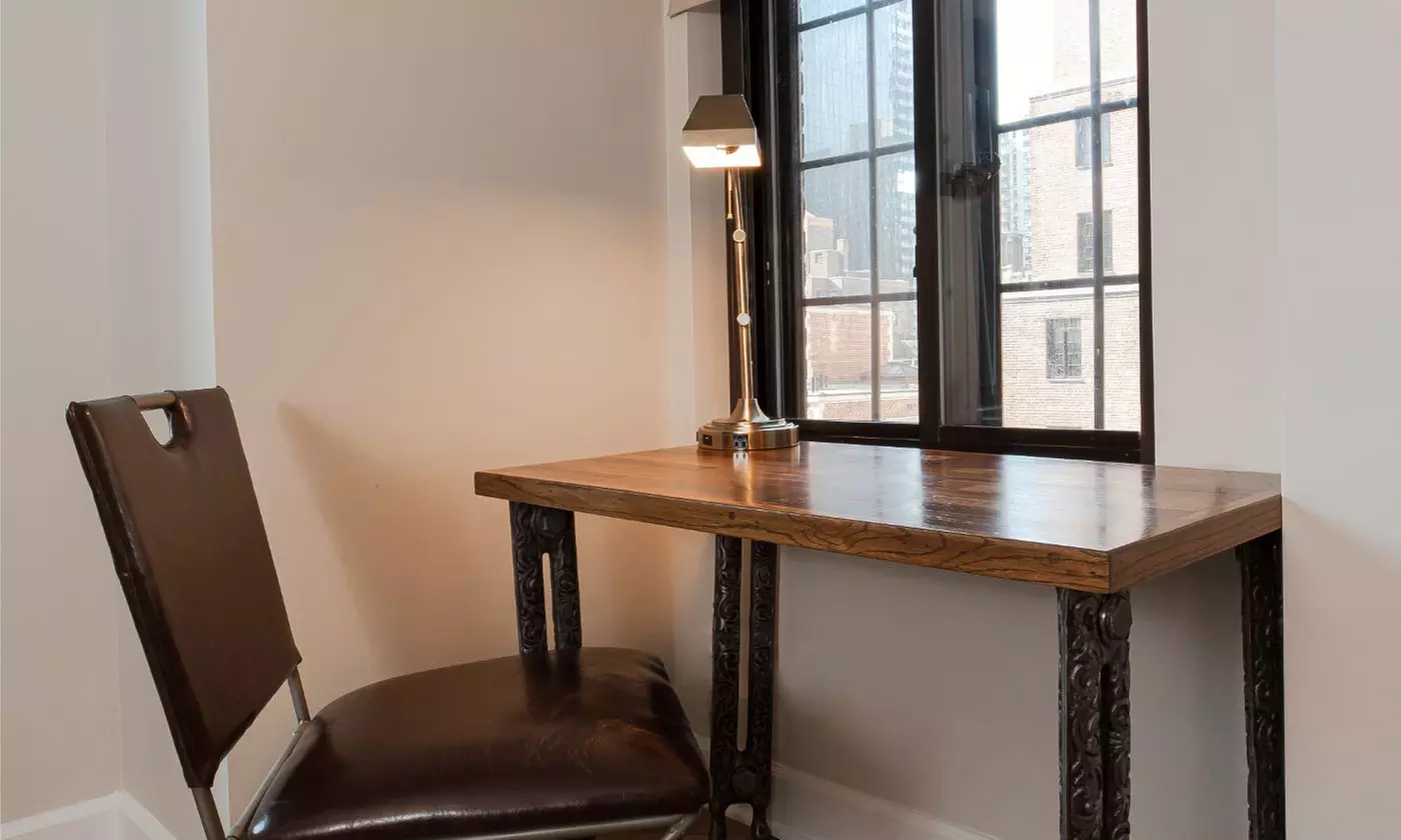 Midtown Manhattan hotel near Grand Central w/ Grab and Go credit