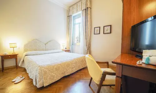 Montecatini Terme: camera doppia con colazione o mezza pensione