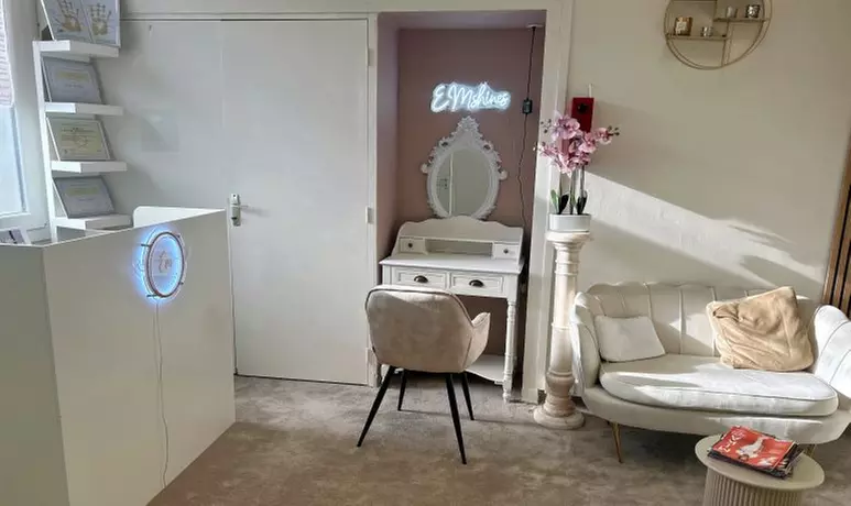 Modelage au choix à Em'glowbeauty