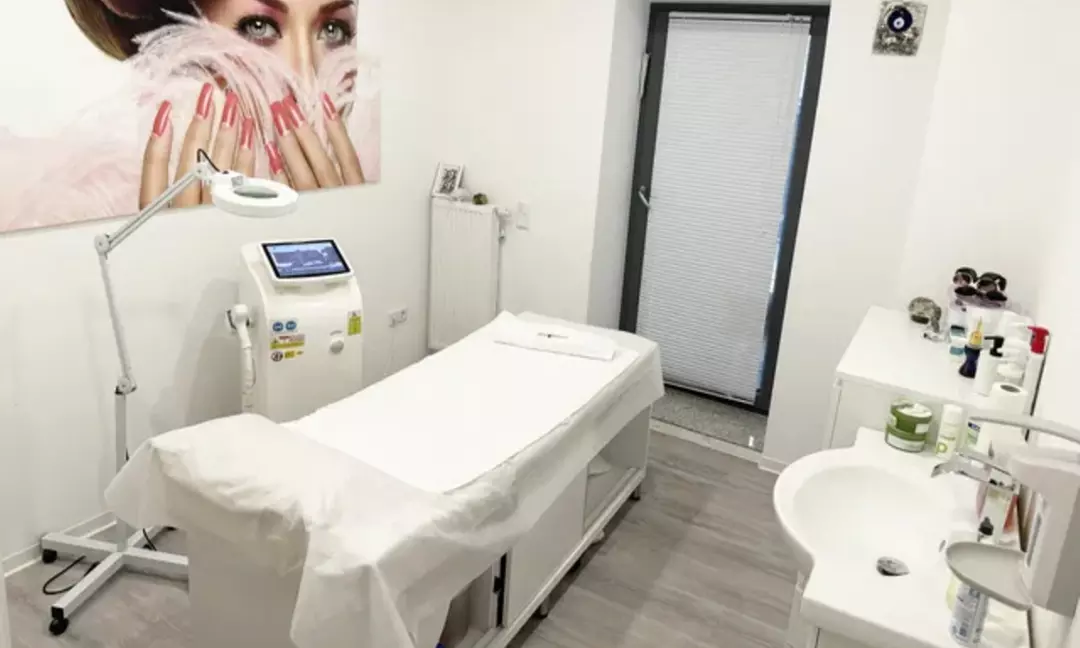 3 oder 5x Diodenlaser Haarentfernung an einer kleinen oder großen Zone