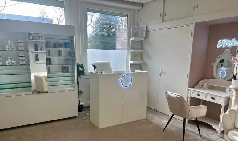 Modelage au choix à Em'glowbeauty