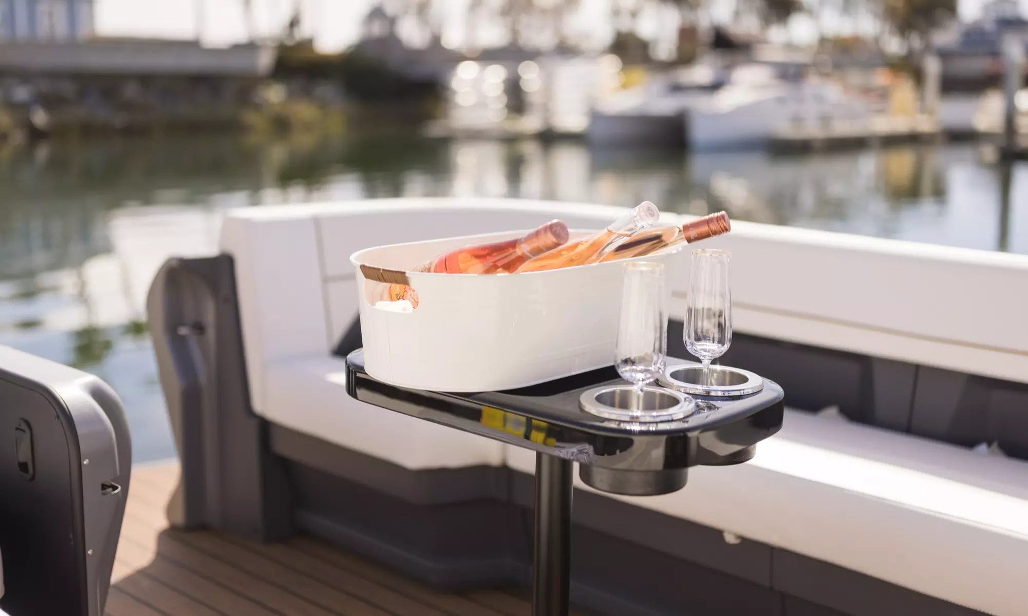 Set Sail with Friends on Luxury, Premium or VIP Pontoon Boat Rentals