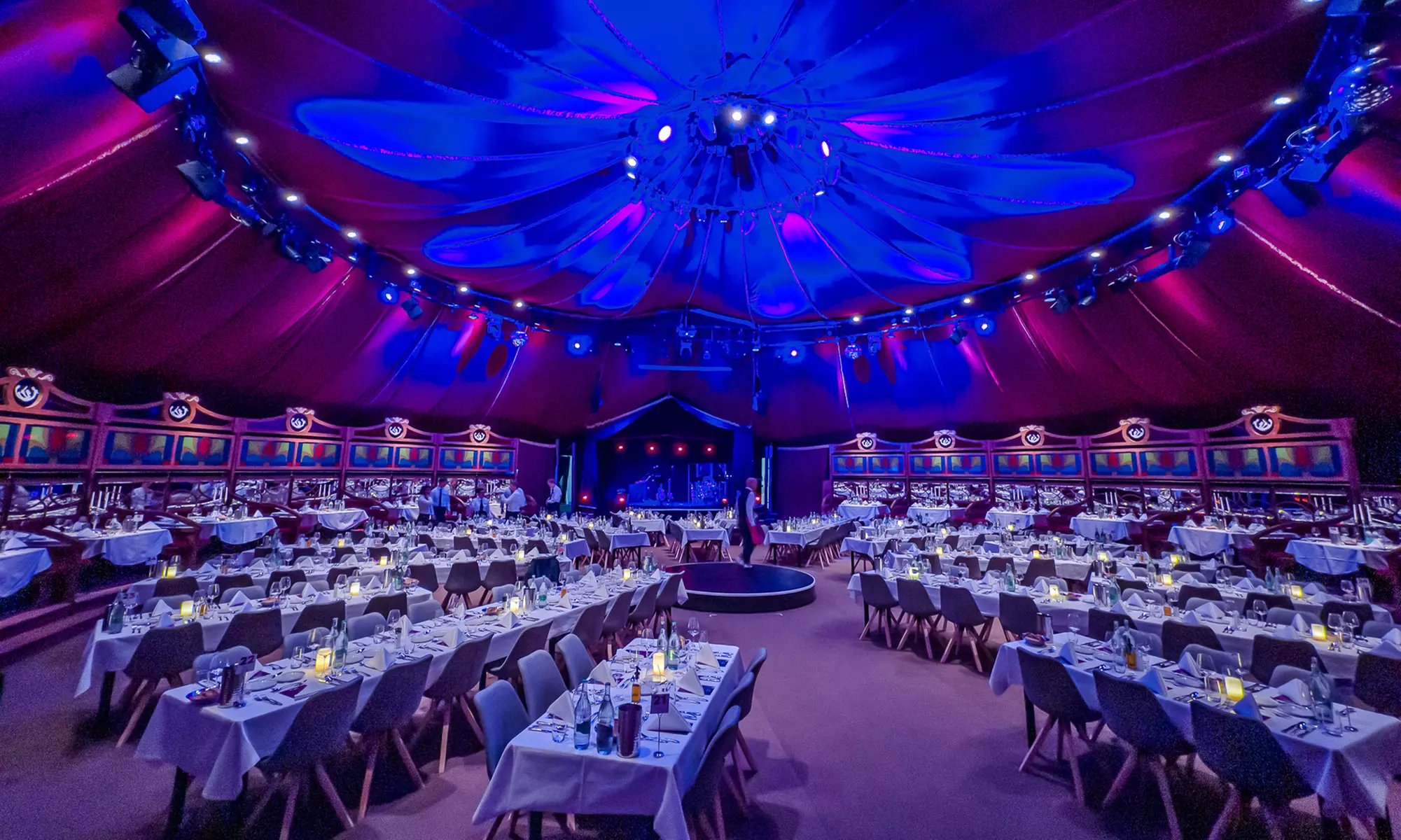 Ticket für die „HULLIS-Dinnershow“ vom 20.11.2025 bis 29.01.2026