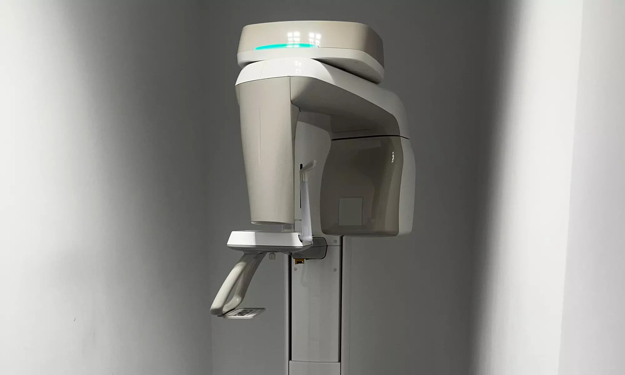 Limpieza con ultrasonidos y flúor o curetaje de 1 o 2 arcadas