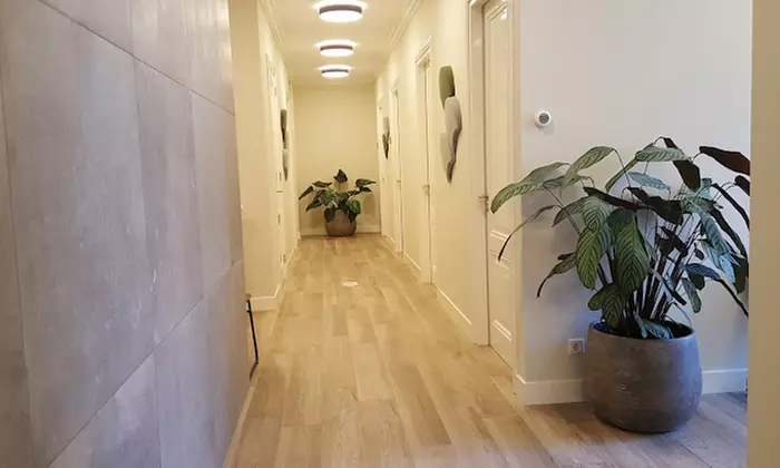 Laat spanning los door massages met warmte en kalme bewegingen