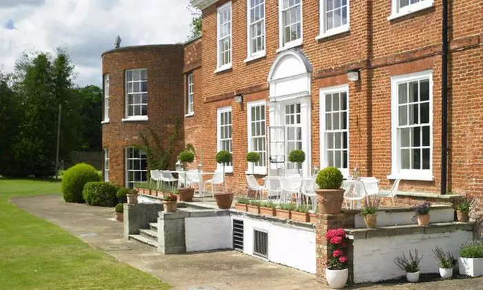 Buckinghamshire: Standard Double/Garden/Deluxe Room with Breakfast