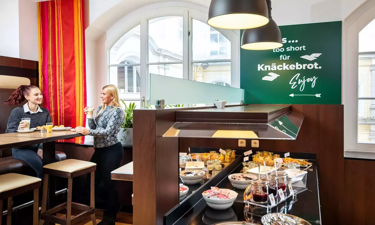 Frühstücksbuffet inkl. 1 Glas Sekt für 2 oder 4 Personen