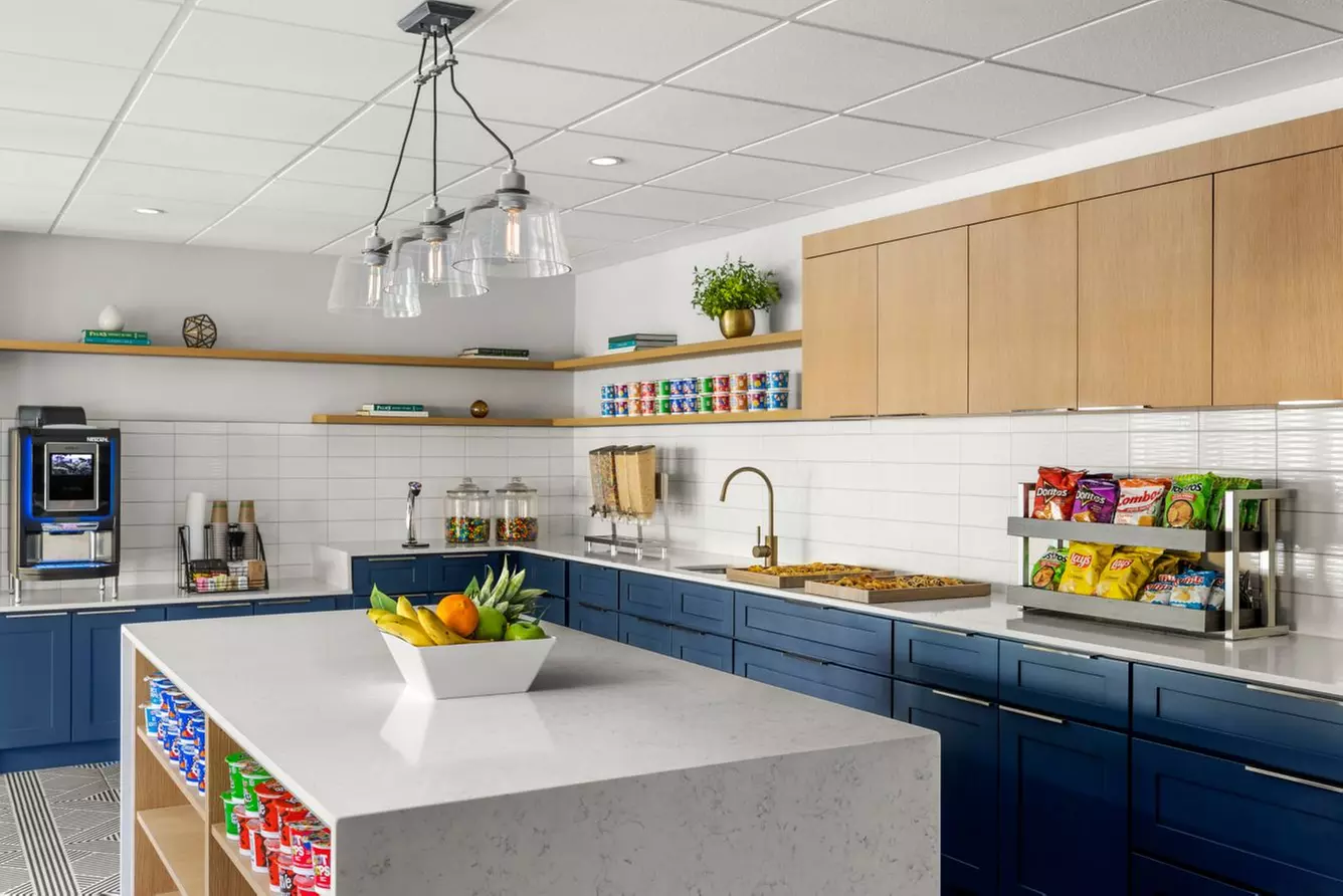 Luxury Resort Near Orlando Parks - Book Now!