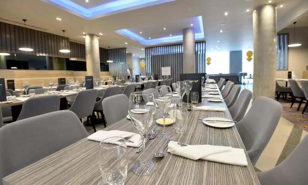 Belfast: 4* Double or Twin Room with Breakfast