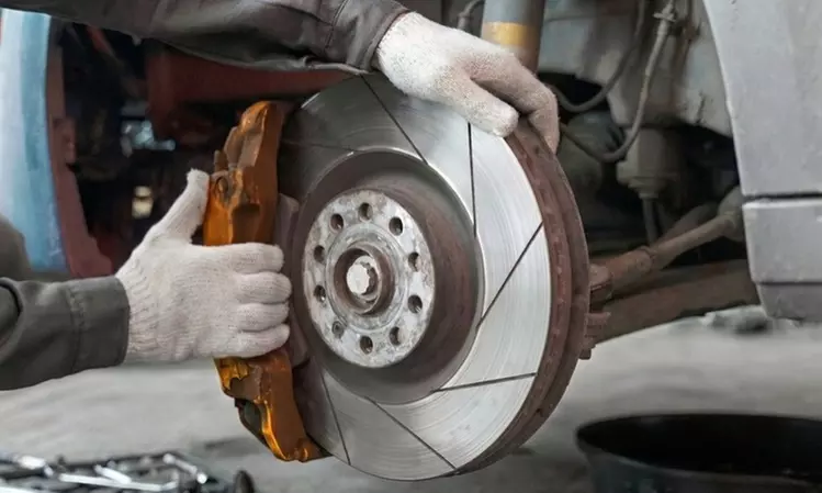 Pastillas, discos y líquido de frenos para 2 o 4 ruedas