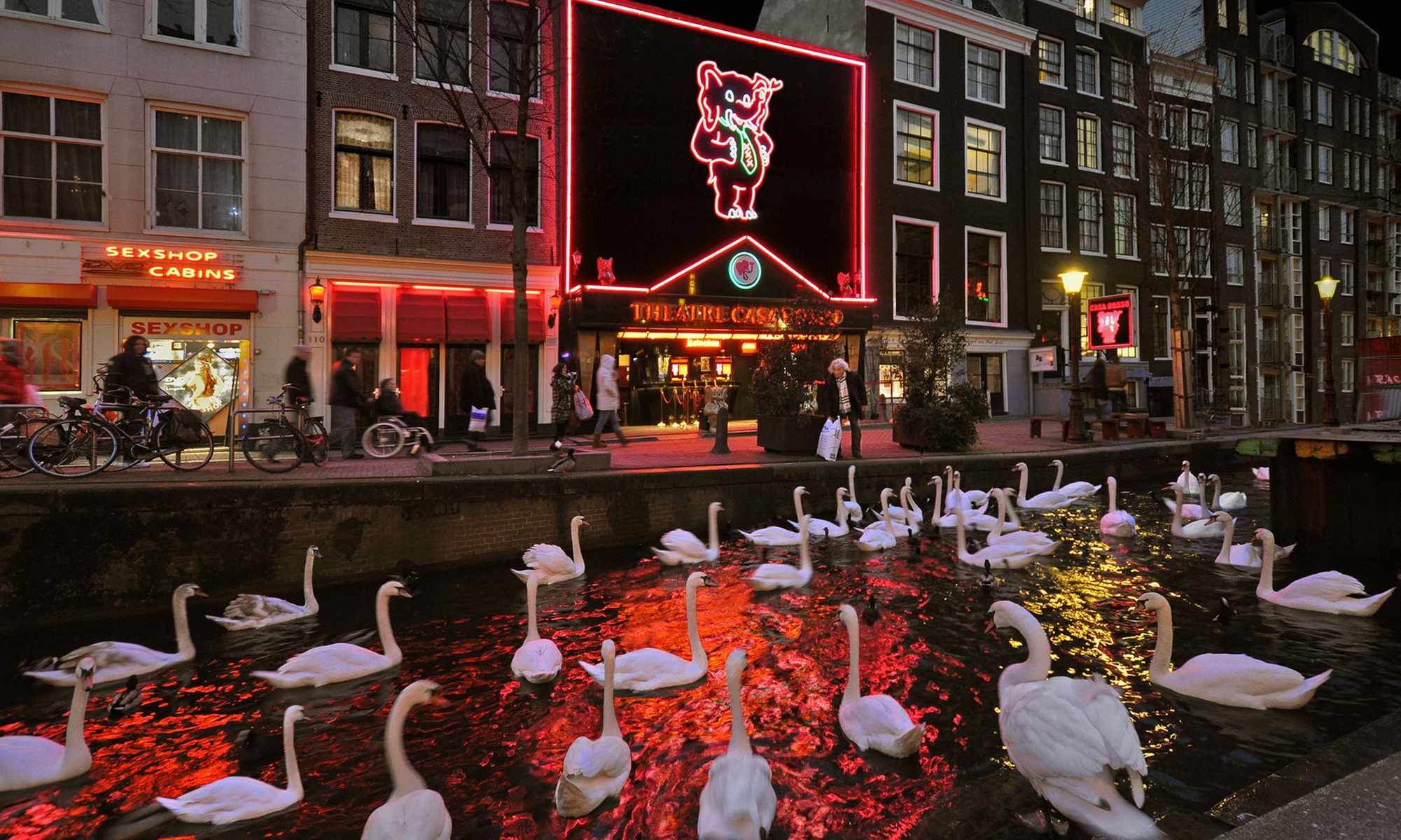 Ontdek de Wallen op een speelse manier tijdens deze Adult speurtocht